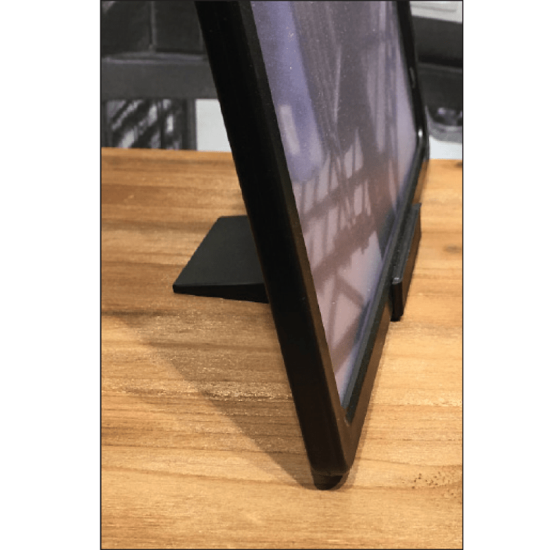 Borðhaldari úr plasti. B 6 x D 7,5 cm, skiltahaldari, fyrir plastramma, MÖRKGRA