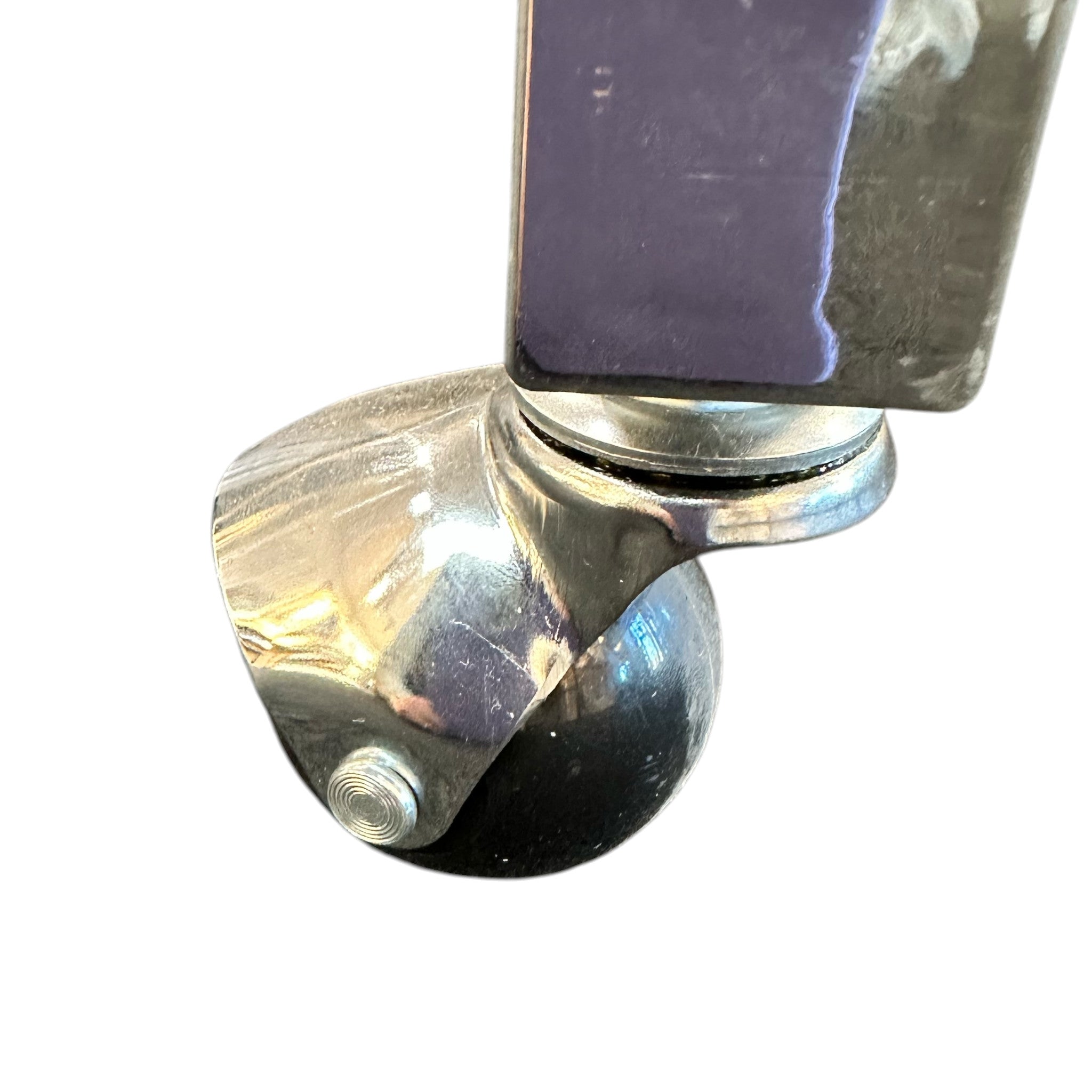 Spacey fataskáp-/fatastandur með hjólum, króm.