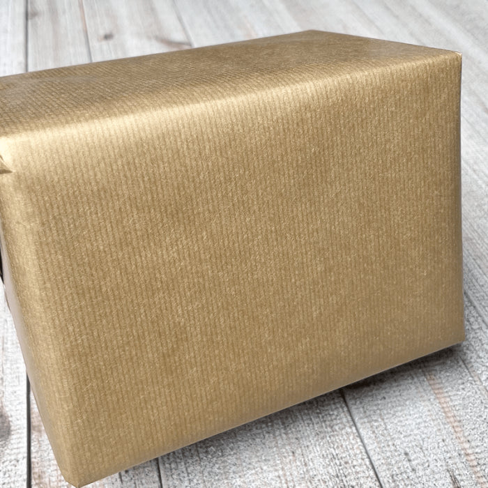 Gjöpapír B 38 cm. Gulllitur, mattur, pappa. 200 m.