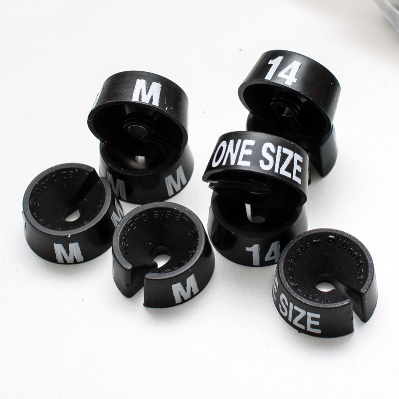 Stærðarmiklar merki - Svartur - 25 stk. í pokanum. Veldu stærð