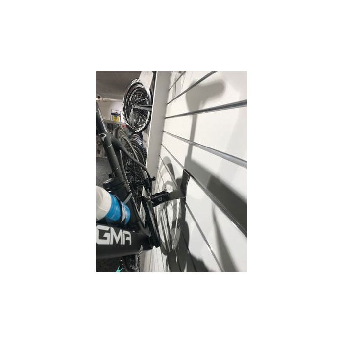 Cykelholder fyrir rillepanel. B 8 x D 12 x H 10 cm.