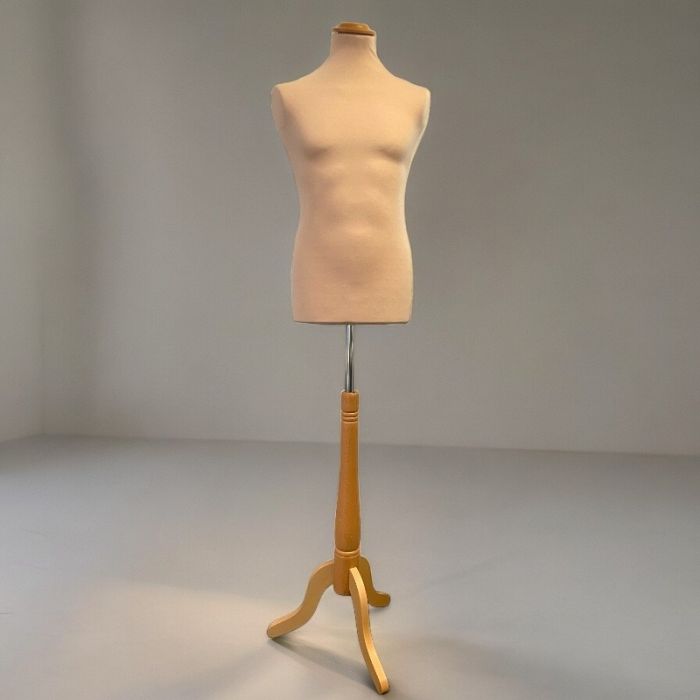 Treviso herregine, hörbrún, langur líkami, 3 fæturnar, flatur toppur, ljós viður