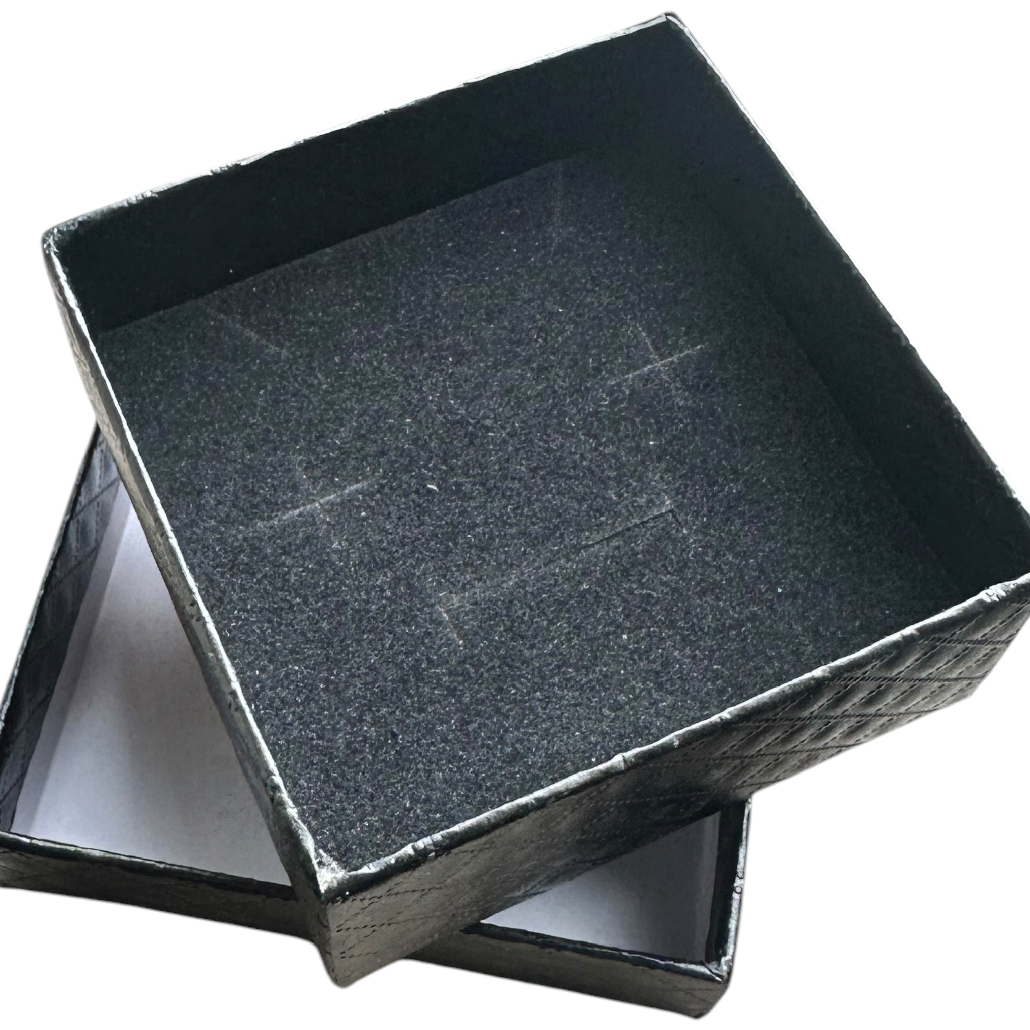 Skjaldarakassi. Svartur. 7,5 x 7,5 x H3,5 - 20 stk. Verð sýnt á stk.