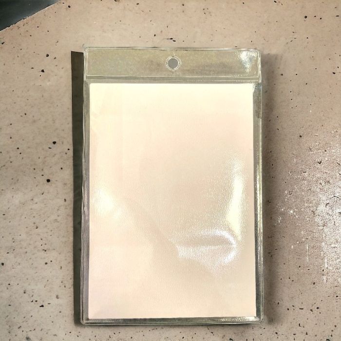 Plastveski A6 án líms, með hringlaga holu og 25 mm flipi