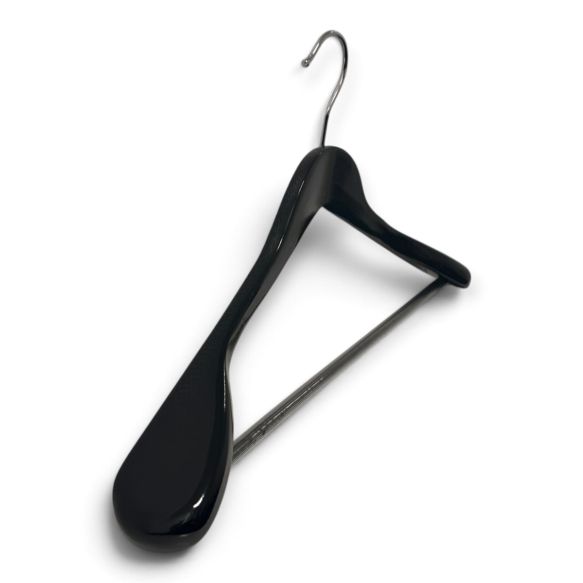 Fatahengi fyrir jakka, hornlaga. svartur - B 45 cm.