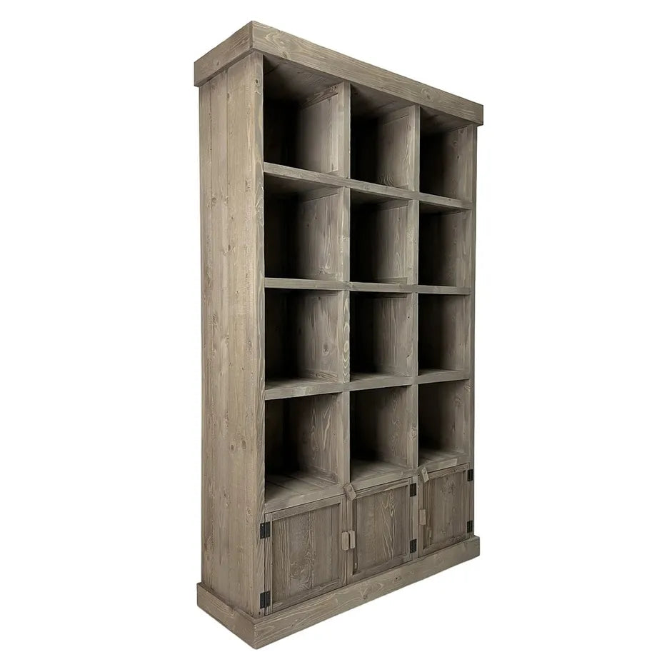 Graywood hillur með 12 hólfum og 3 skápum. H200 cm