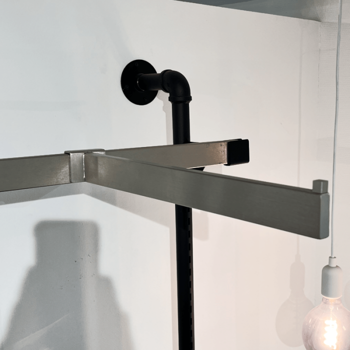 Beinrétt framlengingar fyrir skrautstang. Burstað satin. B-MT