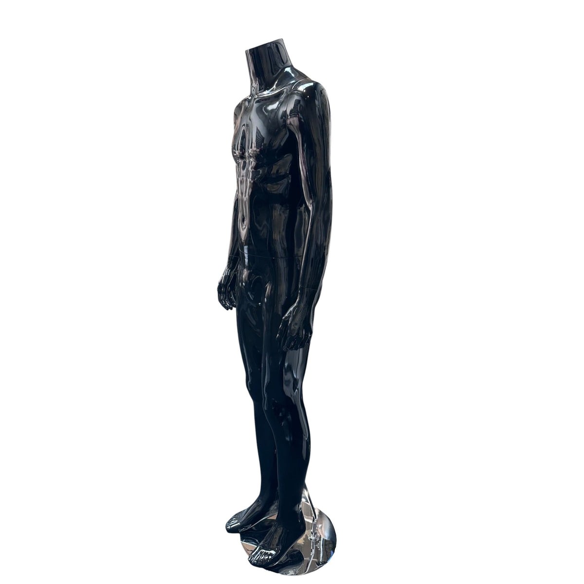 Herragína – Family. Svört háglans, án höfuðs. Kringlótt glerfótplata. Hæð 175 cm. Gerð B – stendur upprétt.
