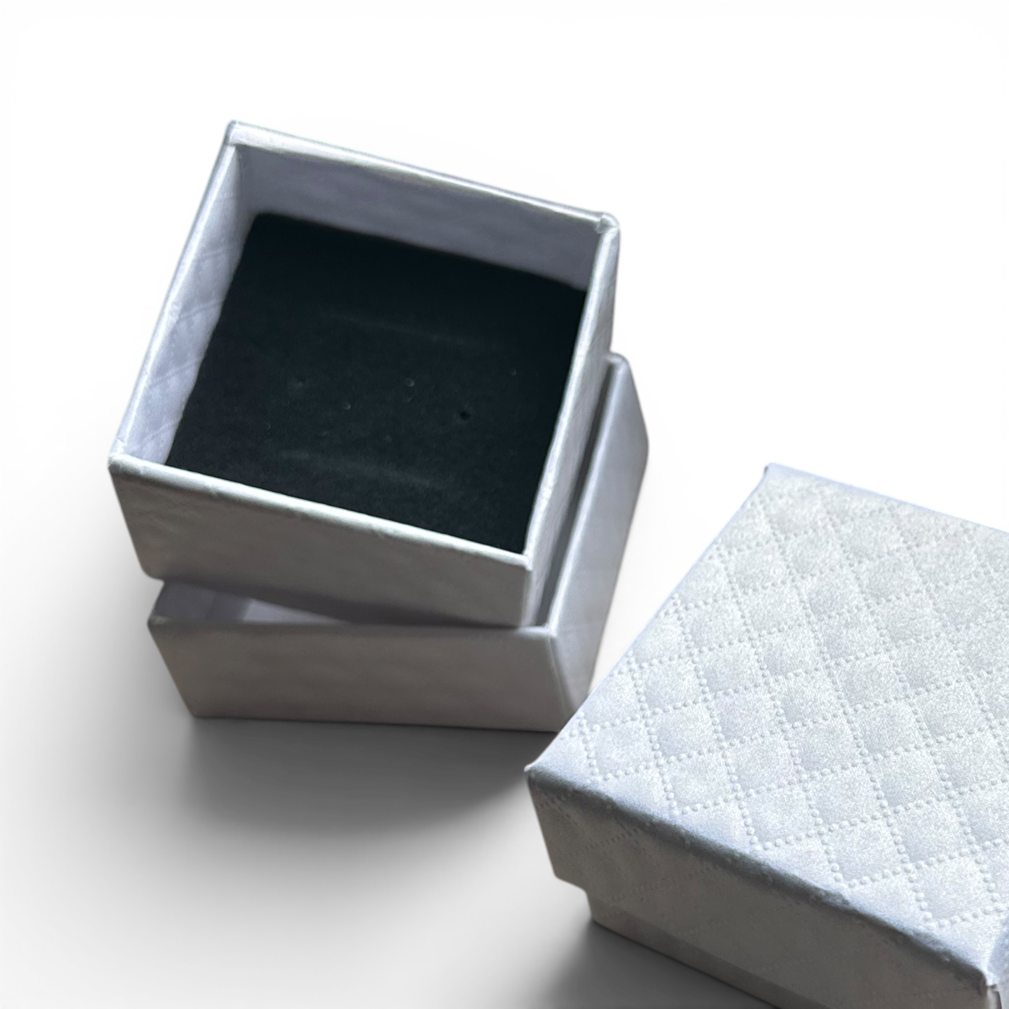 Skart af skart. Hvít. 5 x 5 x H 3 cm. - 20 stk. Verð sýnt á stk.