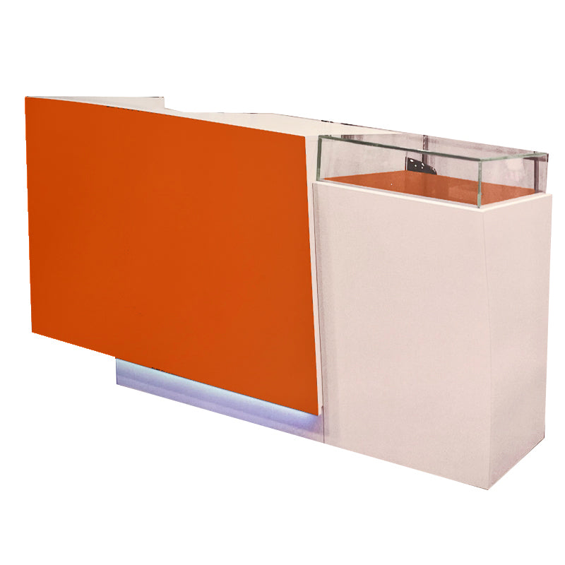 Diskur í hvítu með gler-skjá. Appelsínugulur framhluti