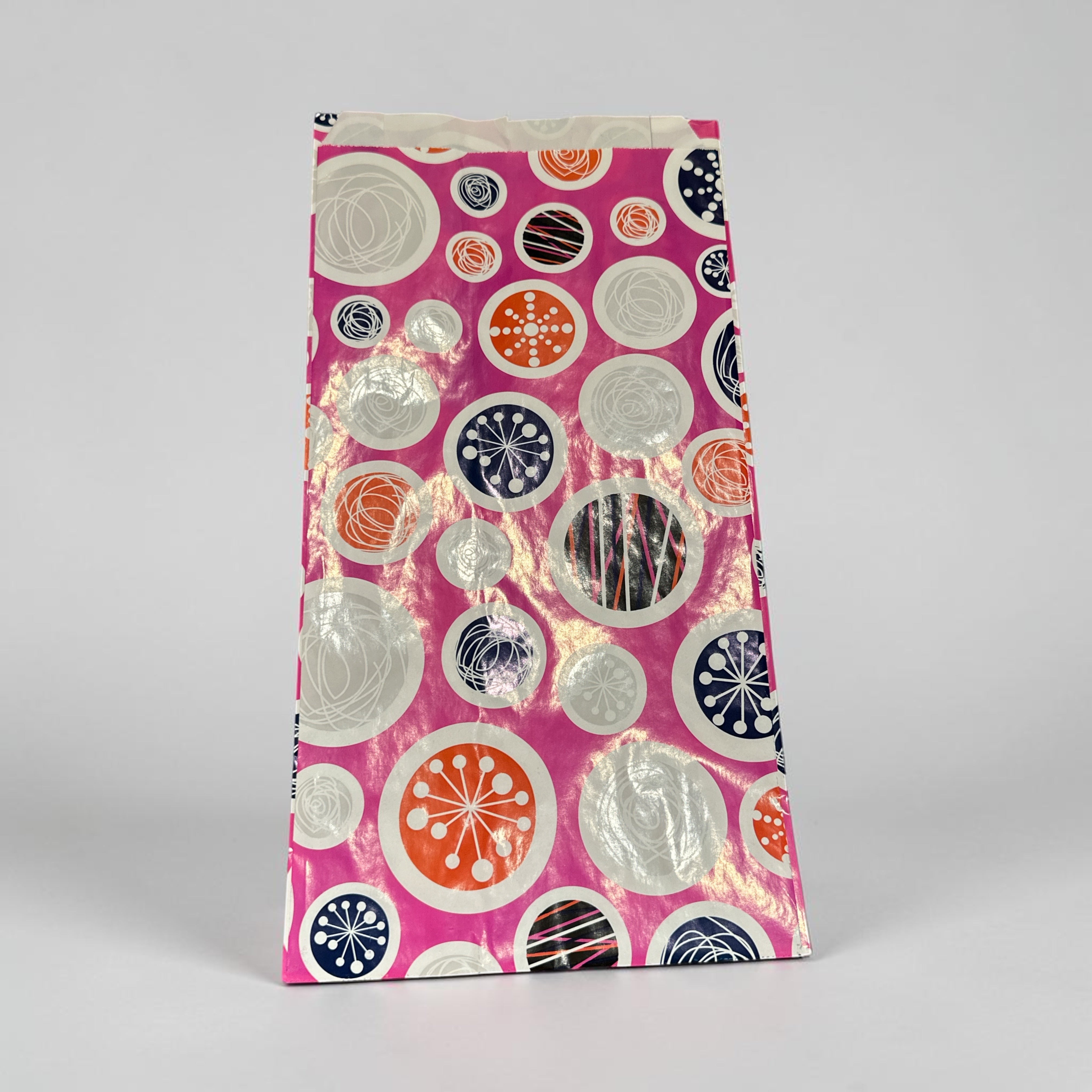 Gjafapoki. Ljósfjólublár með hringjum. H35 cm. 250 stk.