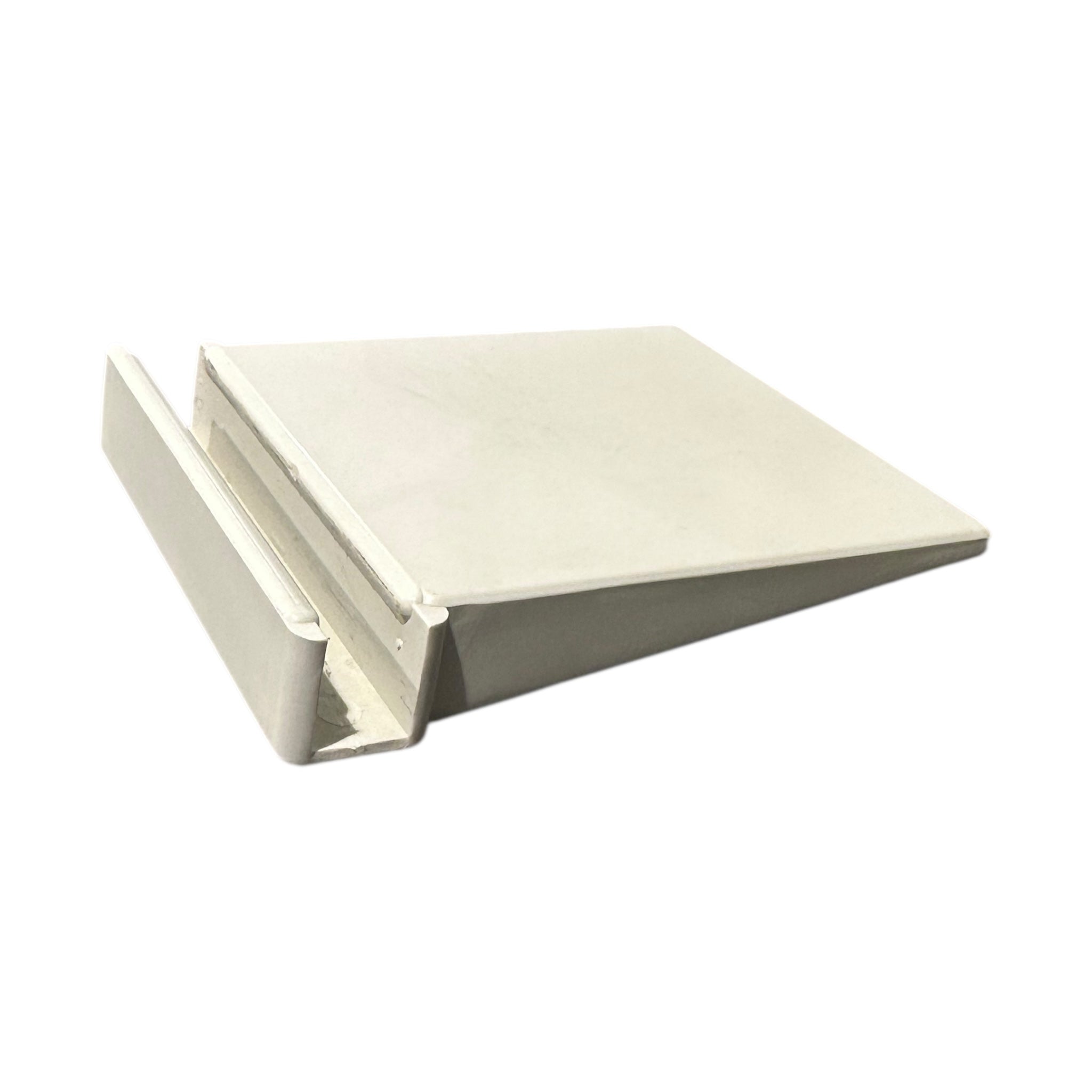 Bökkholder úr plasti. B 6 x D 7,5 cm, skiltiheldari, fyrir plastramma, ljósgrár