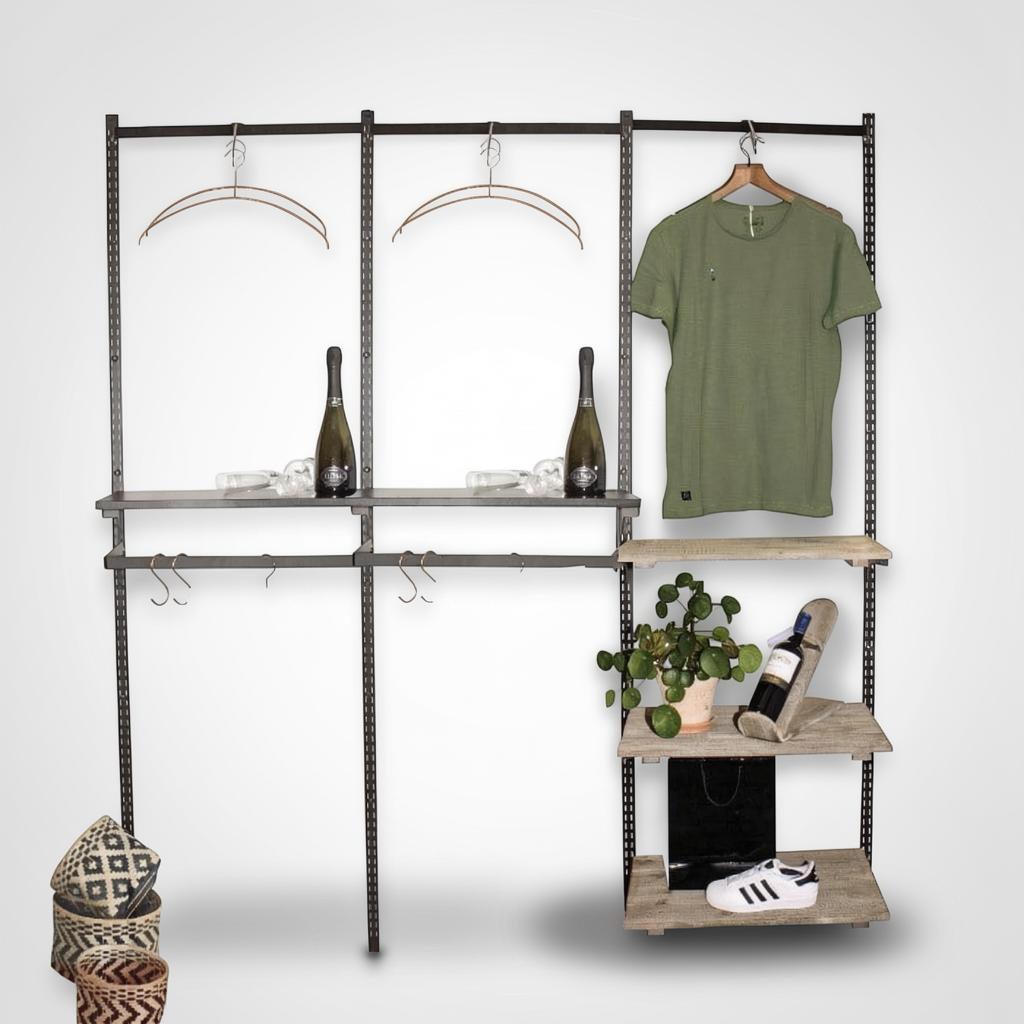 Superskinne veggkerfi B180 x H214 cm, með fylgihlutum eins og á mynd.