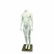 Barnagína, hvít, unisex, hæð 121 cm.