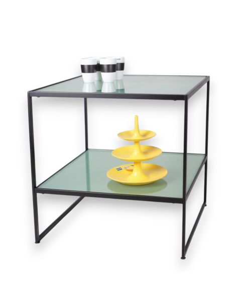 HAPPY! Oplægsbord med frostede glasplader. B74 x D74 X H82 cm.