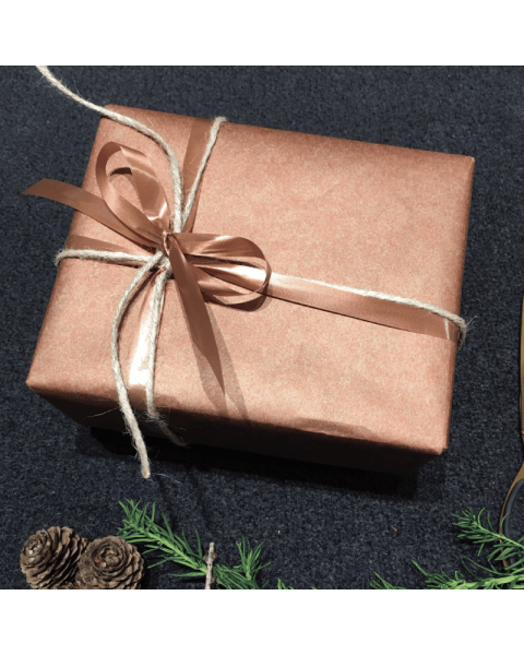 Gjafapappír, B 40 sm. - koparlitaður kraftpappír. 100 mtr.