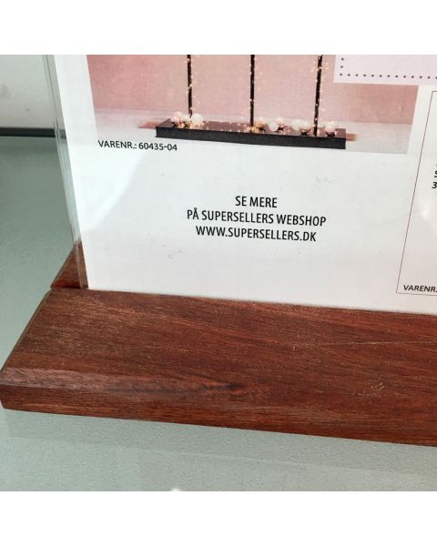 A4 skilti, með undirstöðu úr mahóní