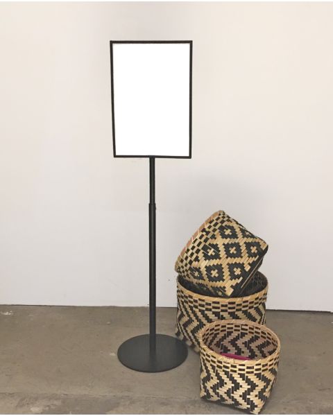 Hár skiltahaldari, úr málmi, svartur