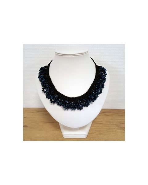 Standur fyrir hálsmen, háls. PU leður. H: 24,5 cm. Hvítur