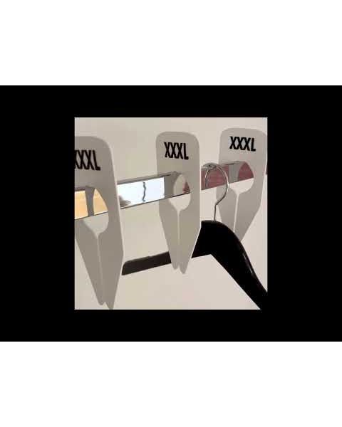 Fatahengismerkingar - Aflangar herðatrjáamerkingar, hvítar - Veljið stærð