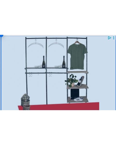 Super-Skinne veggur B180 x H214 sm með fylgihlutum eins og á mynd.