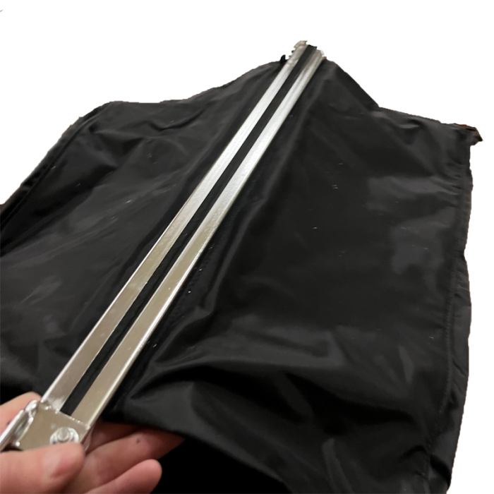 Kollektionspose, med kuffertlukke, vandafvisende stof, sort, B40 x D45 x H80 cm, uden håndtag.
