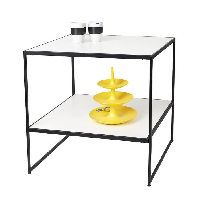 HAPPY! Oplægsbord med hvide melaminplader. B74 x D74 X H82 cm.