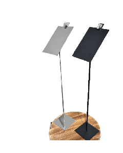 Skiltahaldari með hallandi plötu. Hæð 63 cm. Veldu króm eða svart